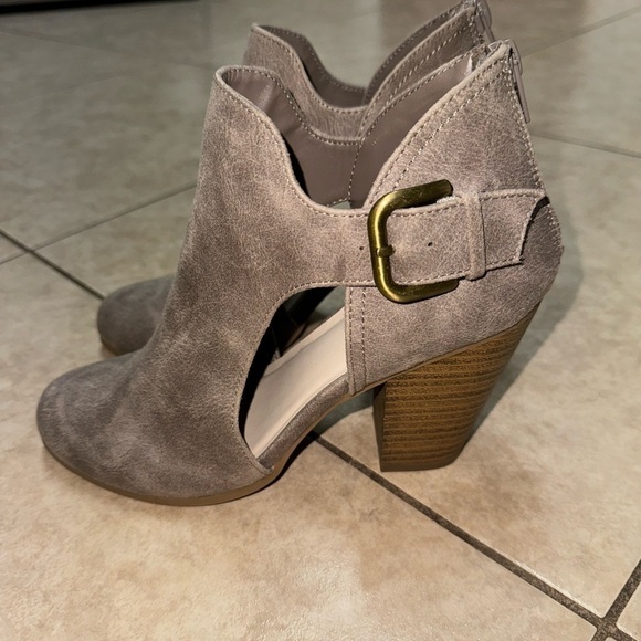 Gray suede booties. Fergalicious by Fergie. Size 7. - Picture 1 of 7